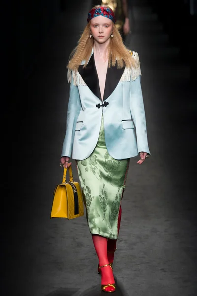 Look 48